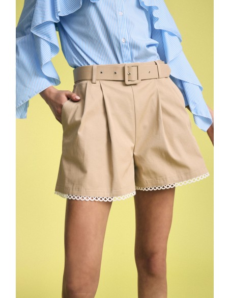 Shorts regular-fit com cintura e barra traforada Please