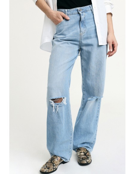 Jeans de perna larga com rasgões no joelho Please