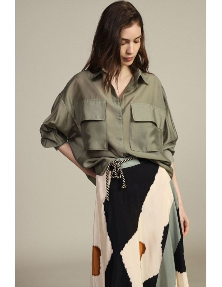 Camisa Transparente com Bolsos Frontais Oversize Dixie
