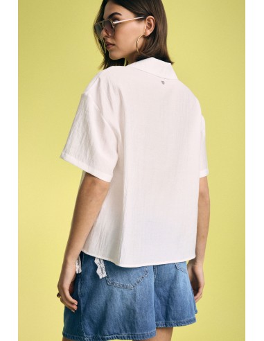 Camisa curta de corte boxy com bolso no peito Please
