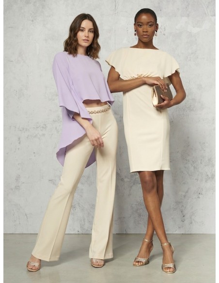 Blusa ampla assimétrica em cetim com mangas efeito capa Rinascimento