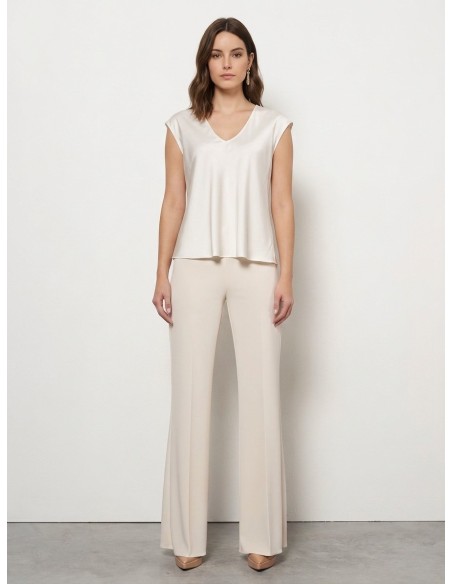 Blusa fluida cintada em cetim com decote em V Rinascimento