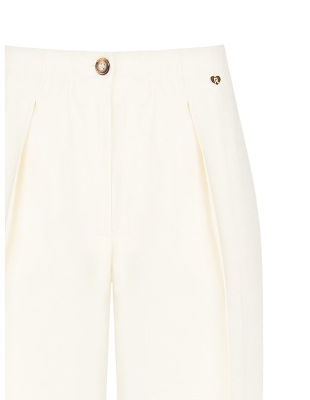 Bermudas fluidas em modal com pinças e com elástico atrás Rinascimento