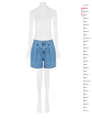Calças Curtas Largas Em Denim Com Pinças E Cristais Cabochão Rinascimento