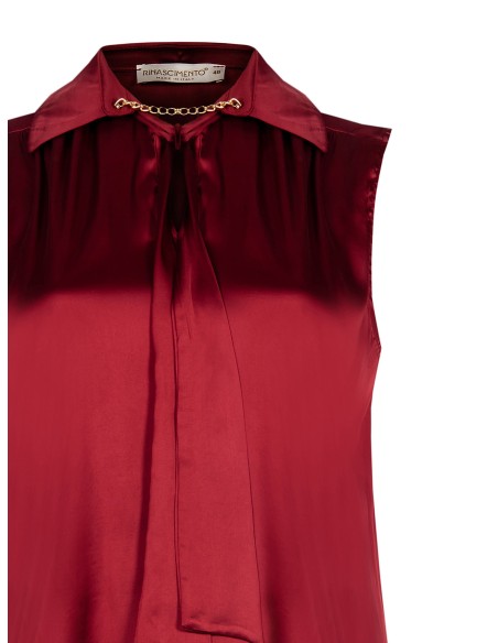Blusa Curvy Fluida em Cetim com Laço e Corrente na Gola Rinascimento Curvy