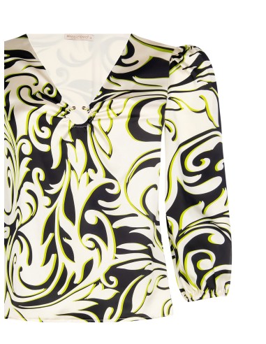 Blusa Curvy cintada em cetim estampado com anel metálico no decote Rinascimento Curvy