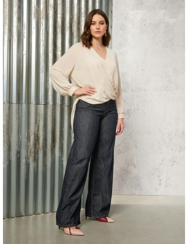 Blusa Curvy Macia Assimétrica em Georgette Rinascimento Curvy