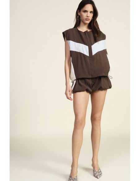 Shorts Hot Pants com Cintura em Contraste e Bainha Franzida Dixie