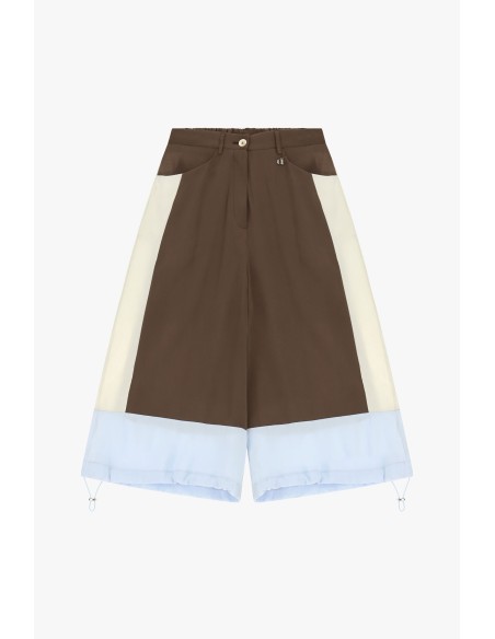 Bermudas Largas com Detalhes Colorblock e Cordão Dixie