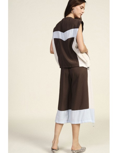 Bermuda shorts largos com detalhes colorblock e cordão Dixie