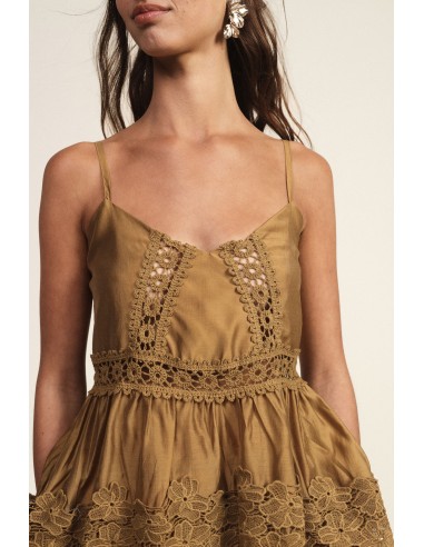 Top Com Alças Finas E Detalhes Em Renda Dixie