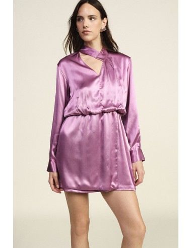 Vestido Curto com Decote Cruzado e Mangas Compridas Dixie