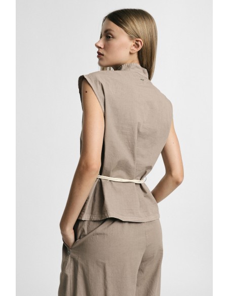 Blusa sem mangas com cinto para atar, por favor
