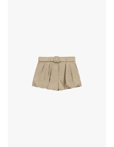 Shorts hot pants com pregas e cinto coordenado Dixie