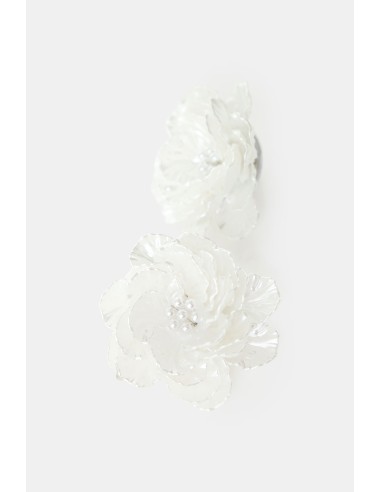 Brincos em forma de flor com contas centrais Dixie