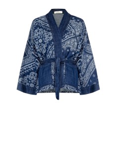 Casaco oversize estilo kimono em denim estampado com cinto coordenado Rinascimento