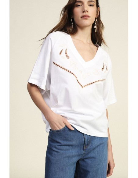 T-shirt curta com bordado geométrico e decote em V Dixie