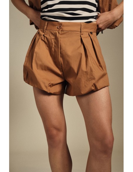 Shorts corte regular com pinças e barra virada Dixie