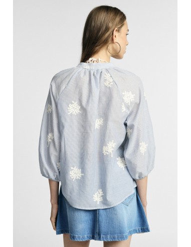 Blusa Ampla às Riscas com Motivo Floral Please