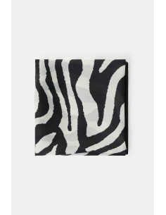 Foulard com estampa zebrada, bainha rematada, leve Please