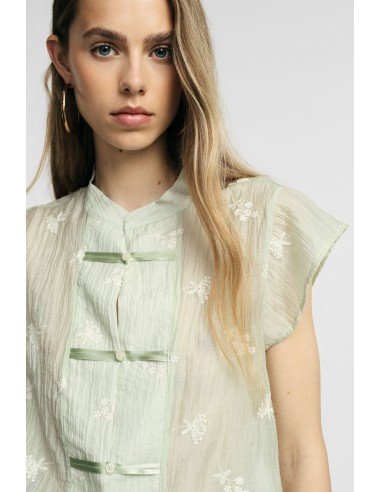 Blusa Sem Mangas Com Flores Bordadas E Fecho Frontal Por Favor