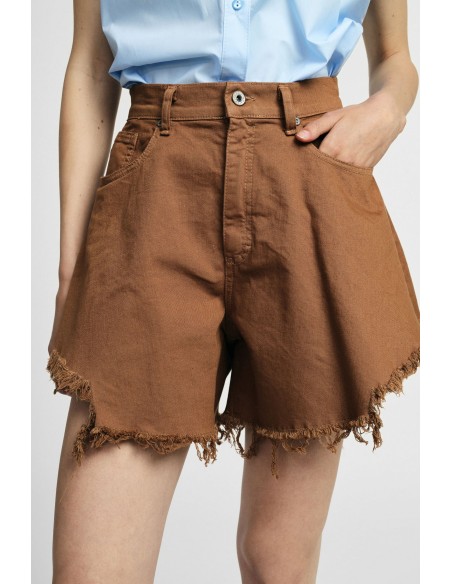 Shorts de corte regular com bainha desfiada e cinco bolsos Please