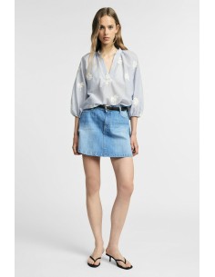 Saia Curta Cinco Bolsos em Denim com Efeito Desgastado Please