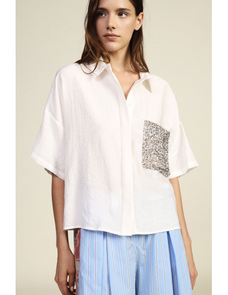 Camisa Boxy com Mangas Curtas e Bolso com Lantejoulas Dixie