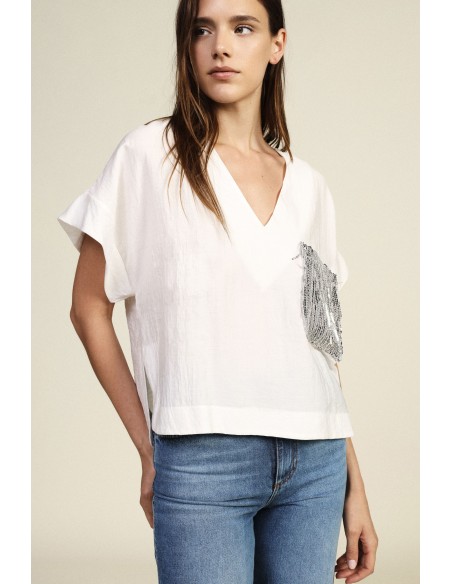 Blusa curta com bolsinho frontal decorado Dixie