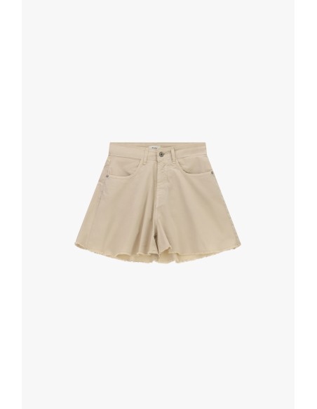 Shorts com corte regular, bainha desfiada e bolsos Dixie