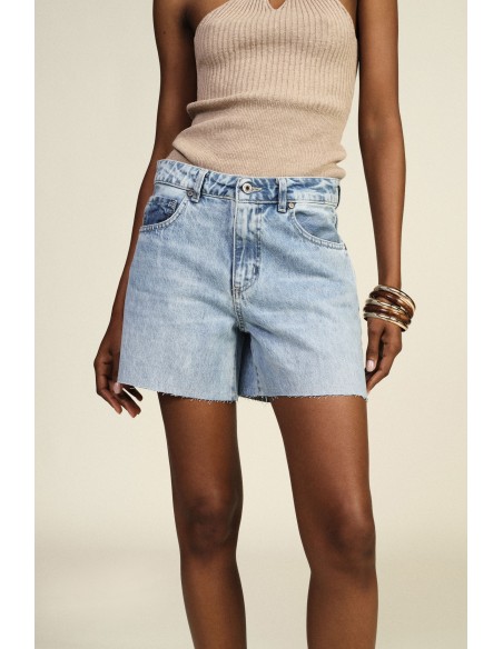 Shorts corte regular em ganga com bainha desfiada Dixie