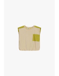 Top com ombros largos e bolso perfurado Dixie
