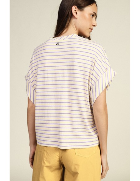 T-Shirt às Riscas com Bolso Aplicado de Lantejoulas Dixie