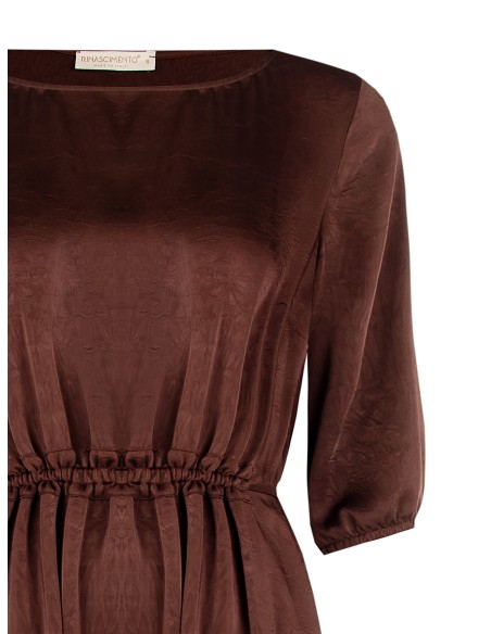 Vestido ao joelho em cetim ligeiramente amarrotado Rinascimento