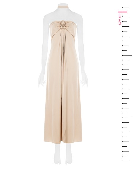 Vestido longo sem alças com rosa no decote e echarpe no pescoço Rinascimento