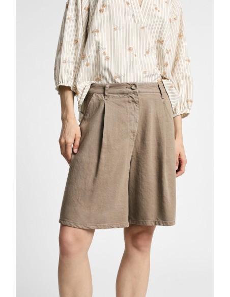 Shorts de cintura alta com pinças e bolsos laterais Please