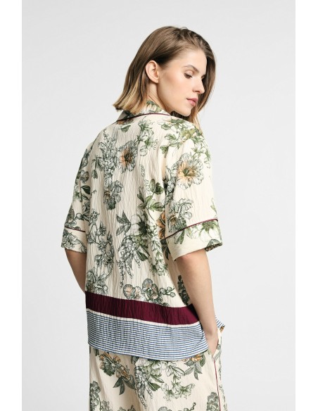 Camisa Boxy Estampado Floral e Riscas Please