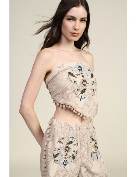 Top Bandana com Bordado Floral e Detalhes em Borlas Dixie