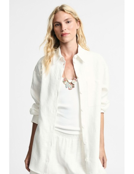Camisa corte regular com bolso frontal e mangas compridas, por favor