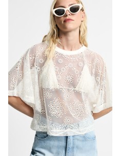 Top Boxy com Bordado Floral e Barra Picotada Please