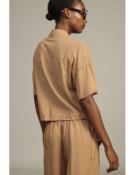 Camisa Cropped Bolsos Franjas Manga Curta Dixie