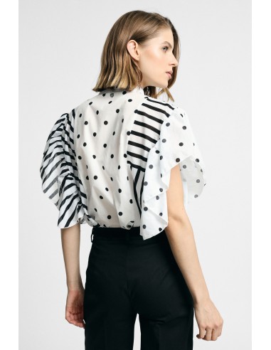 Camisa curta com padrão de riscas e bolinhas e mangas com folhos Please