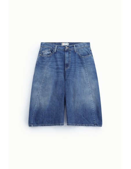 Bermuda de corte regular em ganga com bolsos laterais Please