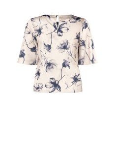 Blusa Curvy em cetim com grandes flores esbatidas e mangas com aba Rinascimento Curvy 2