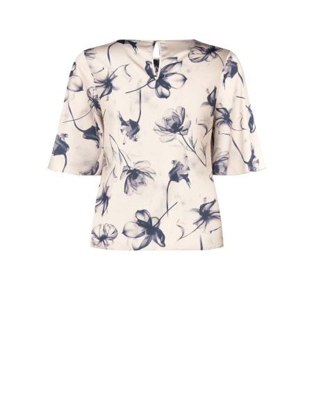 Blusa Curvy em Cetim com Grandes Flores Esfumadas e Mangas Tipo Capa Rinascimento Curvy