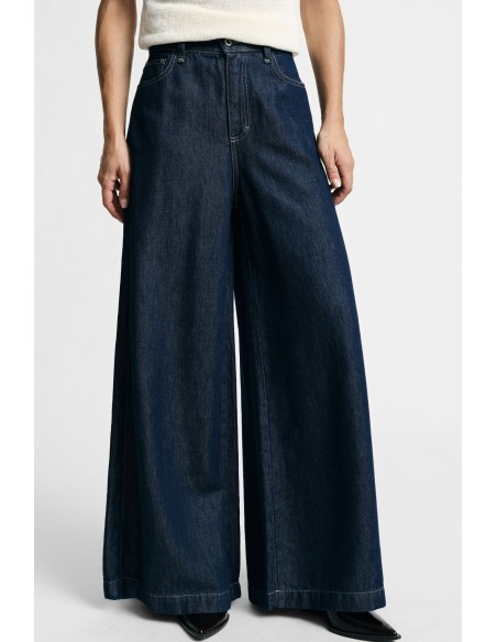 Jeans de perna larga com cinco bolsos Please