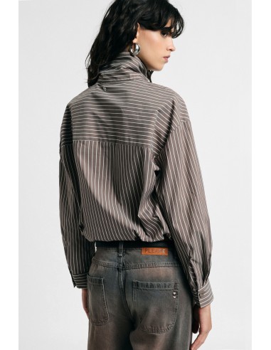 Camisa às riscas com gola alta e mangas compridas, por favor