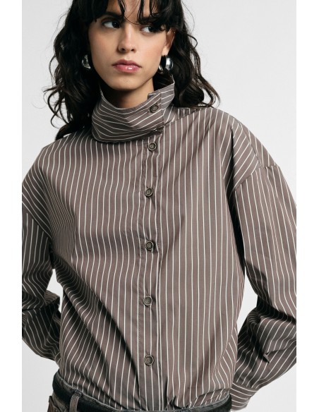 Camisa às riscas com gola alta e mangas compridas Please