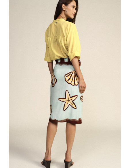 Saia curta com estampado de conchas e cinto lateral Dixie