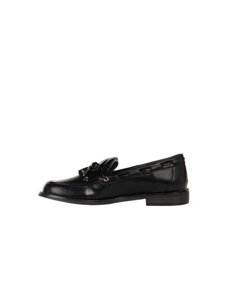 Mocassins em Pele Sintética com Pequenas Tachas Decorativas Rinascimento